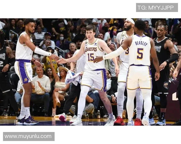 骑士与湖人激战正酣谁能在这场对决中笑到最后