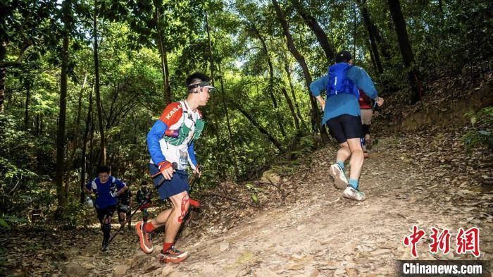 问鼎娱乐网址3600名海内外选手齐聚广州竞速越野赛(图1)