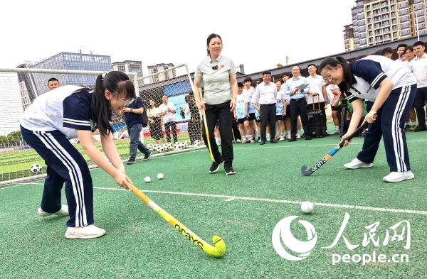 传承中国体育文化弘扬中华体育精神 全国文化宣传问鼎娱乐平台推广活动走进乐至(图1)